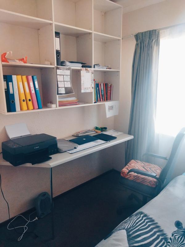 To Let 2 Bedroom Property for Rent in Kannoniers Park North West